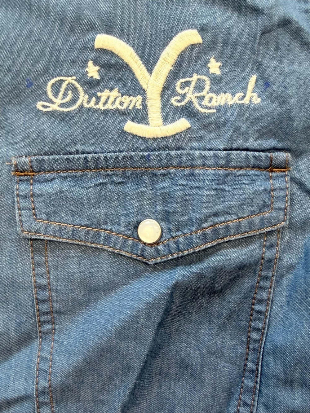 Flyshacker Yellowstone Collection Denim Horse Graphic Western Shirt Size Large - Picture 4 of 12